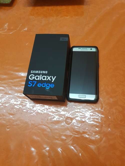 SAMSUNG GALAXY S7 EDGE 32GB,SILVER TITANIUM,PRISTINE CONDITION,BOX AND ALL ACCESSORIES