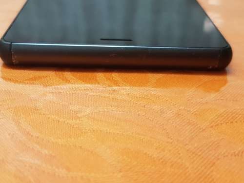 SONY EXPERIA Z3(BIG),BLACK,LOCAL,10/10 WITH USB CABLE AND CHARGER,SCREEN PROTECTOR FITTED