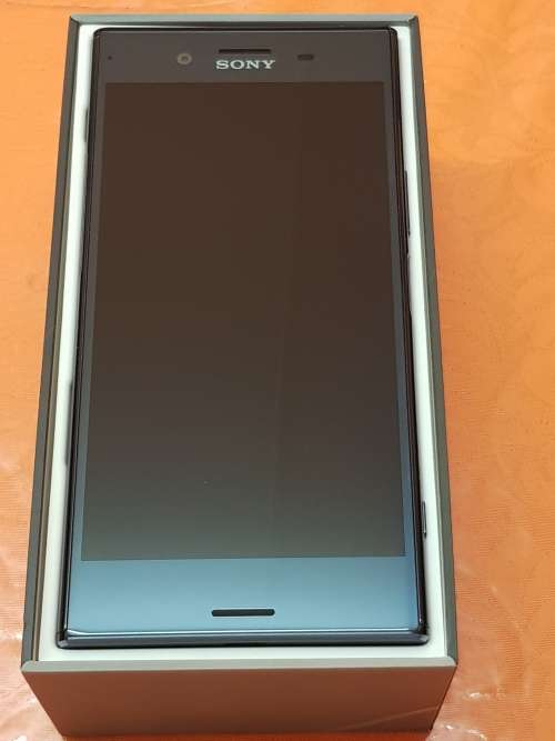 SONY EXPERIA XZ PREMIUM 64GB, DEAP SEA BLACK,ALL ACCESSORIES,LOCAL,10/10