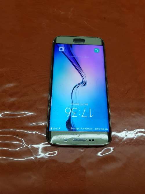 SAMSUNG GALAXY S6 EDGE 64GB,PRESTINE CONDITION,GOLD PLATNUM,CHARGER,EARPHONES & BOX,-PLEASE READ!!!!