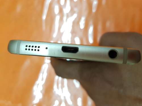 SAMSUNG GALAXY S6 EDGE 64GB,PRESTINE CONDITION,GOLD PLATNUM,CHARGER,EARPHONES & BOX,-PLEASE READ!!!!
