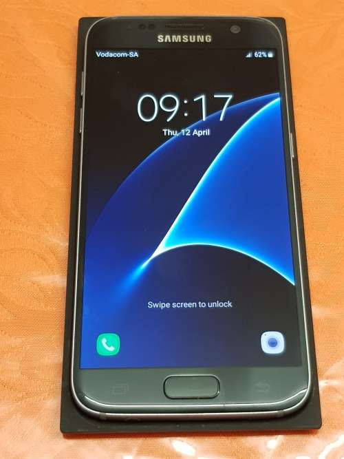 SAMSUNG GALAXY S7 32GB,BLACK ONYX,PRISTINE CONDITION,BOX AND ALL ACCESSORIES,FREE GIFT
