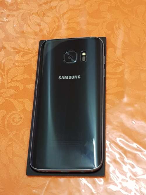SAMSUNG GALAXY S7 32GB,BLACK ONYX,PRISTINE CONDITION,BOX AND ALL ACCESSORIES,FREE GIFT