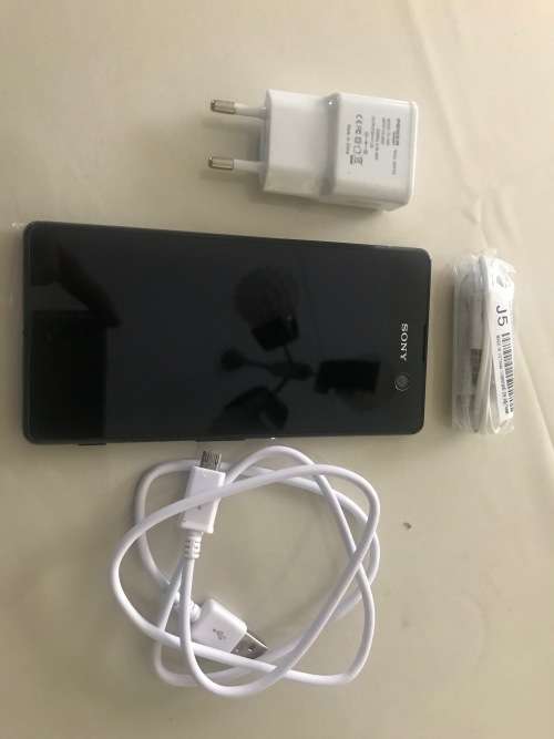 SONY EXPERIA M5 AQAU,1XBLACK.1XWHITE,LIKE BRAND NEW CONDITION,ALL ACCESSORIES,LOCAL,