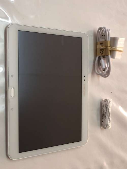 SAMSUNG TAB4 10.1 INCH,T535,WHITE AVAILABLE,NEW CONDITION,CHARGER AND USB CABLE