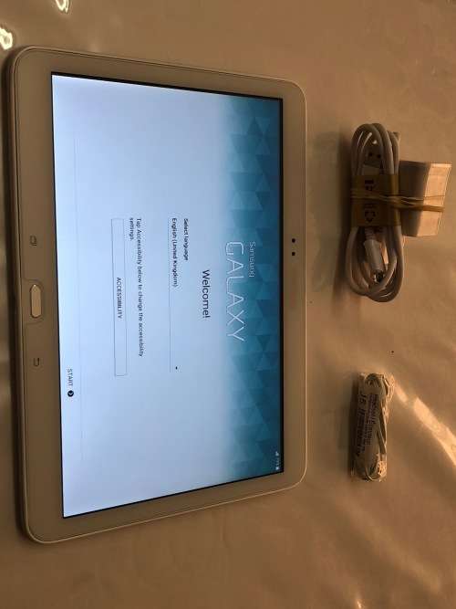 SAMSUNG TAB4 10.1 INCH,T535,WHITE AVAILABLE,NEW CONDITION,CHARGER AND USB CABLE