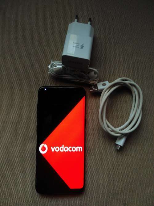 SAMSUNG GALAXY S8 64GB,IMMACULATE CONDITION,MIDNIGHT BLACK,ACCESSORIES