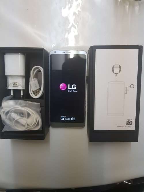 LG G6 32GB,PLATINUM COLOUR,ORIGINAL BOX ,ORIGINAL ACCESSORIES,9/10,MAKE A REASONABLE OFFER!!!!!