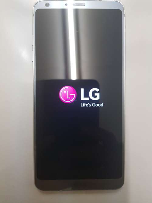 LG G6 32GB,PLATINUM COLOUR,ORIGINAL BOX ,ORIGINAL ACCESSORIES,9/10,MAKE A REASONABLE OFFER!!!!!