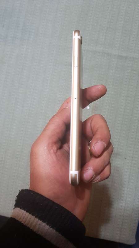 iPhone 6S 64GB,10/10 PHYSICAL CONDITION,GOLD/WHITE,CHARGER,CABLE,EARPHONES,LOCAL,READ DESCRIPTION..