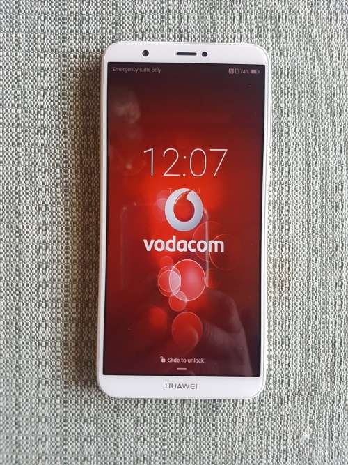HUAWEI  P SMART 32GB,,GOLD/WHITE,10/10,LOCAL,ACCESSORIES,BUY NOW PRICE INCLUDES FREE SHIPPING