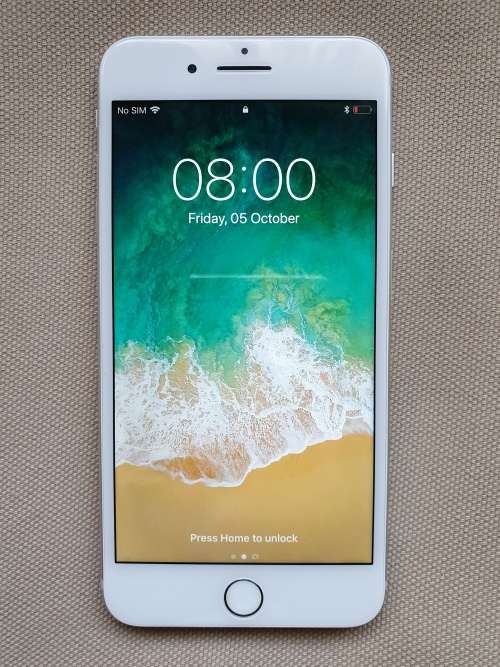 iPhone 7 PLUS 128GB, BRAND NEW CONDITION,SILVER,CHARGER AND USB CABLE, 10/10