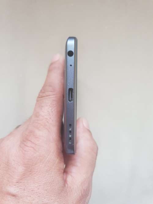 LG V20 64GB,4GB RAM,TITANIUM,FREE ACCESSORIES,10/10 PHYSICAL CONDITION