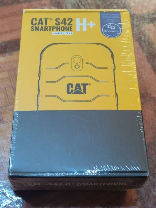 CAT S42 H+ Rugged Phone with combo charger. BRAND NEW , SEALED BOX.