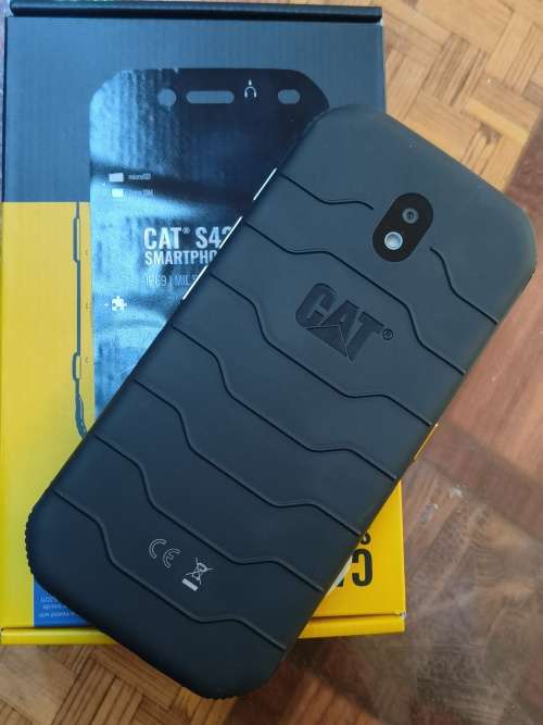 CAT S42 H+ Rugged Phone ,,DEMO MODEL , DUAL SIM, MYSTERY FREE GIFT TO THE WINNER  VALUED AT R350