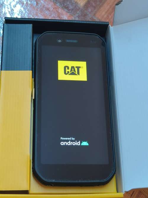 CAT S42 H+ Rugged Phone ,,DEMO MODEL , DUAL SIM, MYSTERY FREE GIFT TO THE WINNER  VALUED AT R350