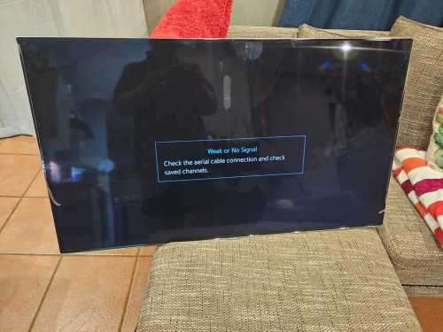 SAMSUNG 46 INCH LED TV, UA46H7000ATXXA, SMART 3D, PLEASE READ DESCRIPTION AND SEE PICS.