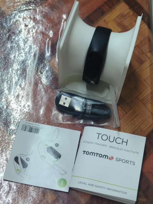 TOMTOM SPORTS TOUCH, COMPLETE IN THE BOX. LOOKS NEW.