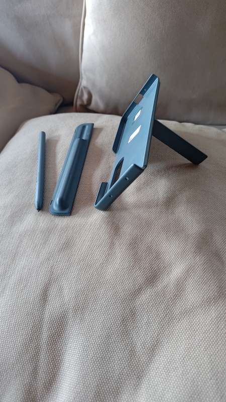 ORIGINAL SAMSUNG FOLD 4 PROTECTIVE POUCH, S-PEN AND TABLE STAND COMBO.
