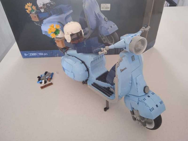 Building blocks - Vespa scooter