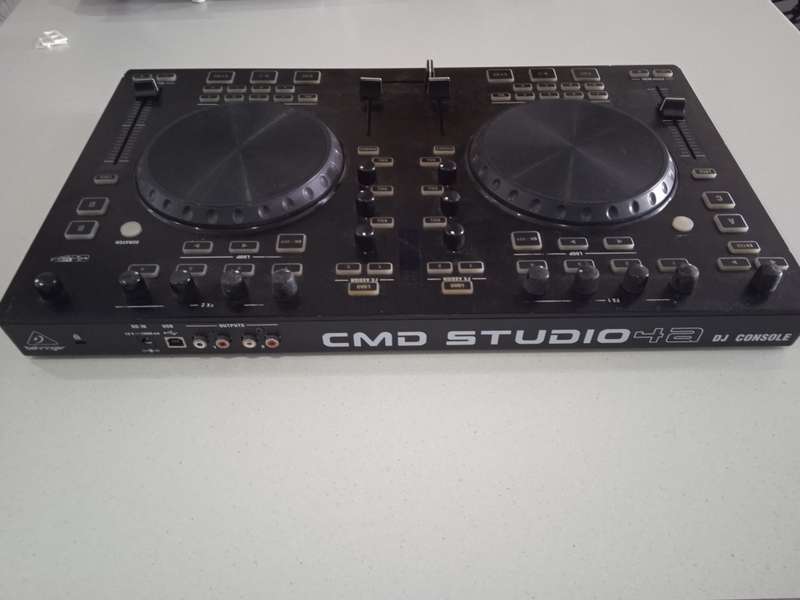 Behringer CMD Studio 4a DJ Console