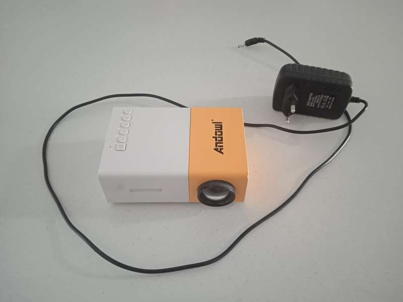 Andowl Mini Portable projector