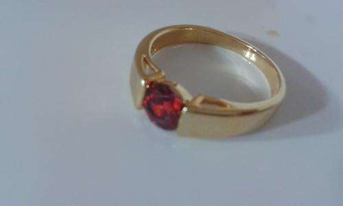 Cheerful red gem 5*5mm Gold RING Size 7