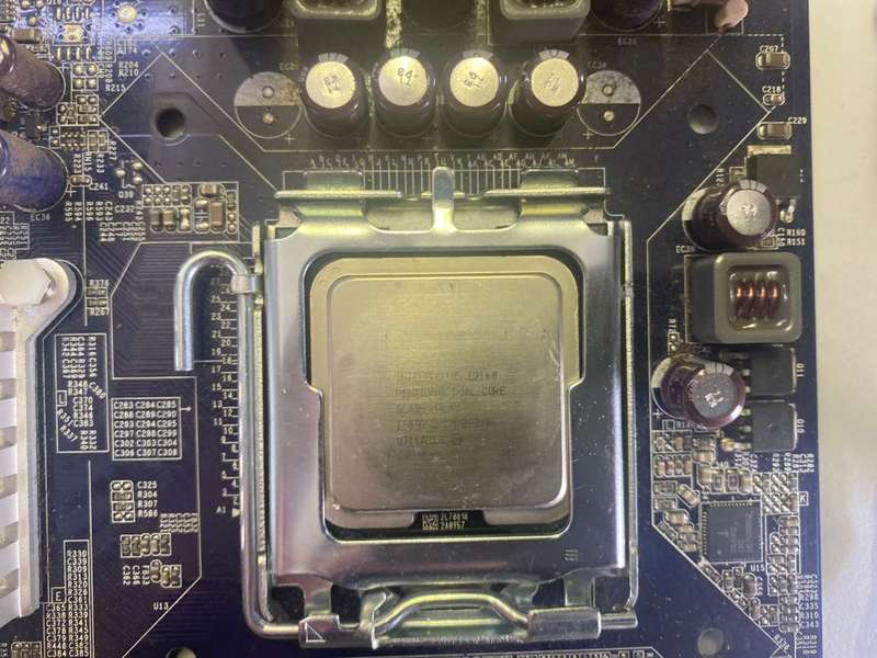 Foxconn N15235 & Intel® Pentium® Processor E2160 1M Cache, 1.80 GHz, 800 MHz FSB & 1Gb RAM