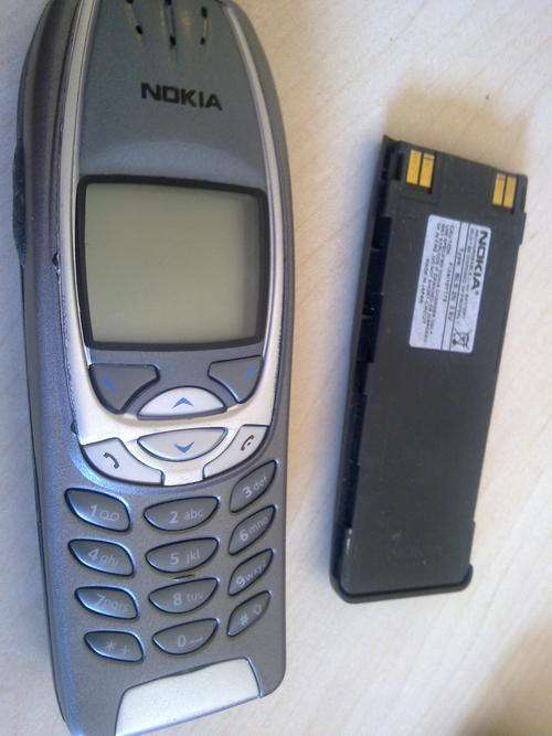Nokia 6310 i as is with spare battery