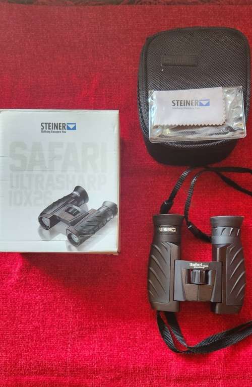 Steiner 10x26 Safari Binoculars in Canvas Case