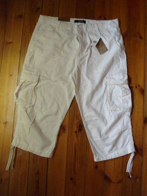 Primark White cargo shorts tagged RRP Â£11.00 - size 38