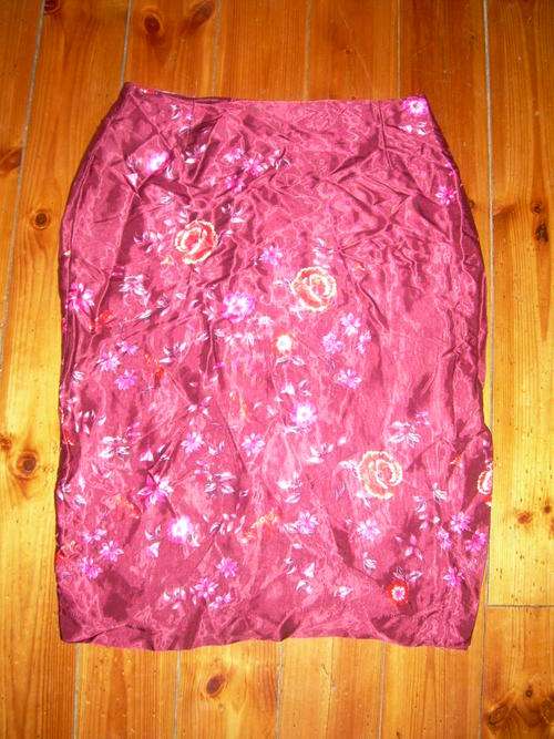 Oaktree mauve silk look skirt floral print