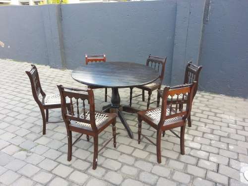 6 Seater Round Dining Room Suite