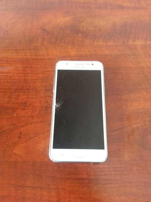 Samsung J500 (Screen Cracked)