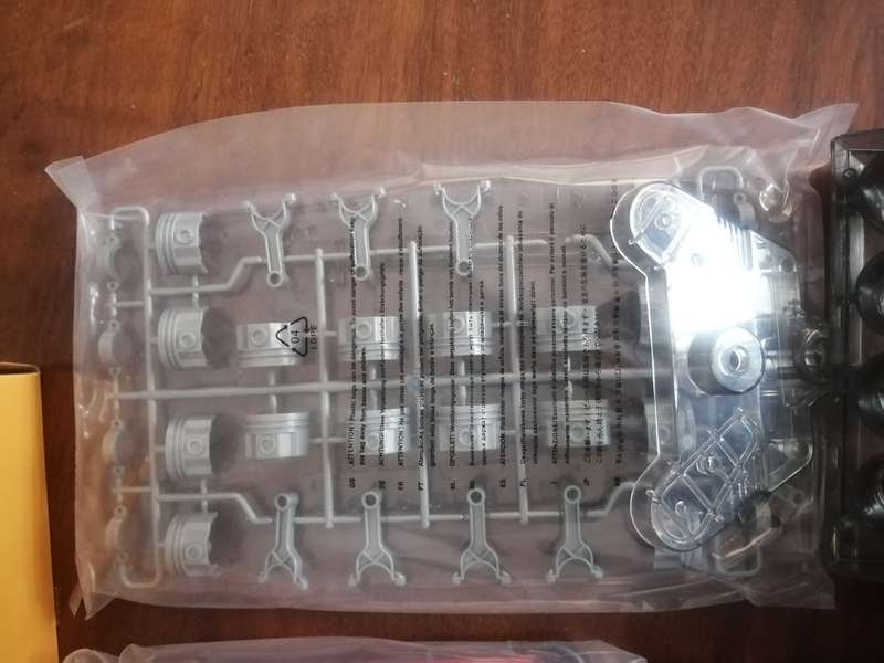 V8 Model Engine