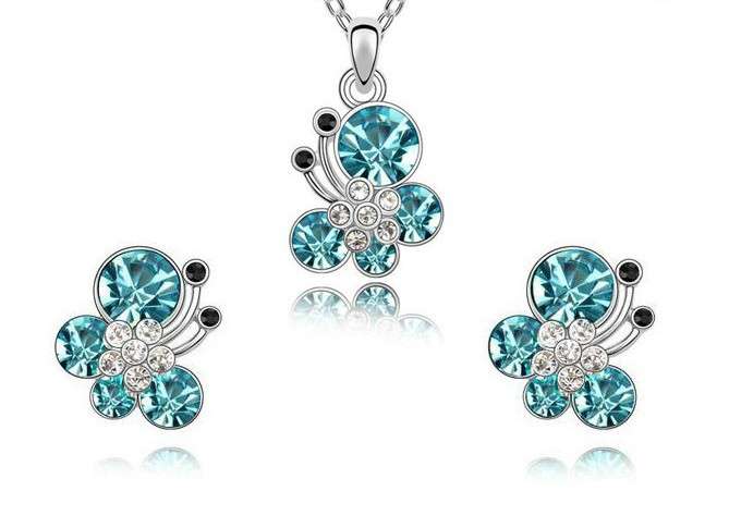LOCAL STOCK MADE WITH SWAROVSKI ELEMENTS CRYSTAL BUTTERFLY STYLE EARRING PENDANTS SET