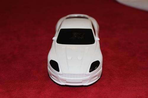 I-Pod Sports Car - White: Stereo, FM Radio, Mp 3, USB