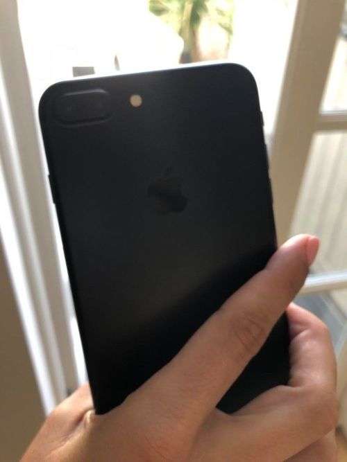 iPhone 7 Plus Matte Black,128GB *PRESTINE CONDITION * 9/10,comes with box & all ACCESSORIES