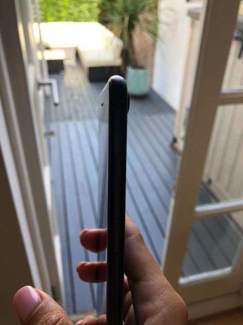 iPhone 7 Plus Matte Black,128GB *PRESTINE CONDITION * 9/10,comes with box & all ACCESSORIES