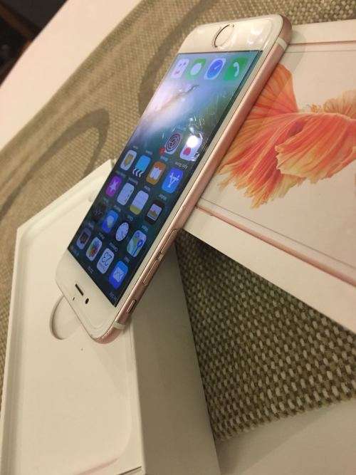 iPhone 6S Rose Gold (64GB capacity) *EXCELLENT CONDITION * 9/10, comes with BOX and charger
