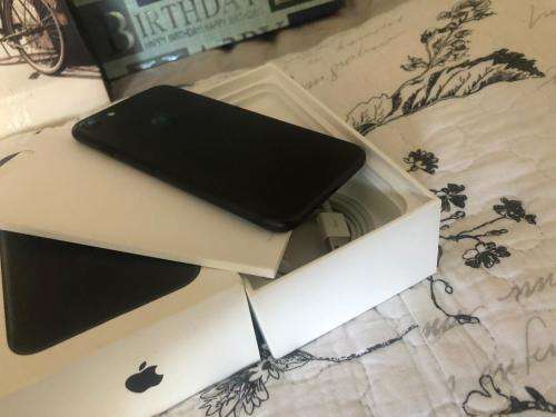 iPhone 7 Matte Black(128GB capacity) *EXCELLENT CONDITION * , comes with box and accessories