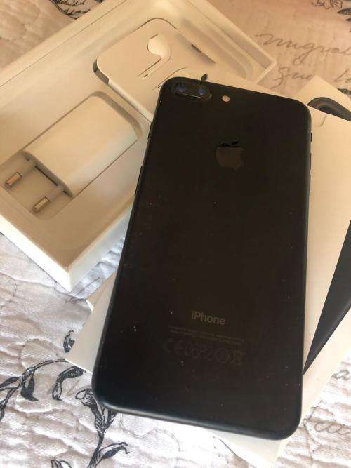 iPhone 7 Plus Matte Black (32GB capacity) *EXCELLENT CONDITION * , comes with box and accessories