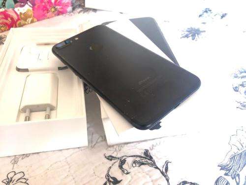 iPhone 7 Plus Matte Black (32GB capacity) *EXCELLENT CONDITION * , comes with box and accessories