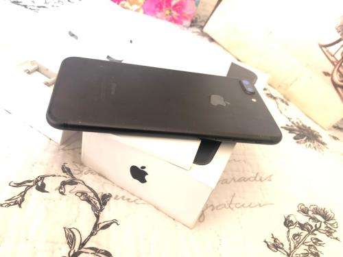 iPhone 7 Plus Matte Black (32GB capacity) *EXCELLENT CONDITION * , comes with box and accessories