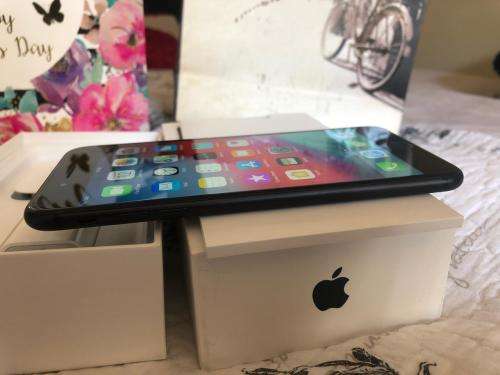 iPhone 7 Plus Matte Black (32GB capacity) *EXCELLENT CONDITION * , comes with box and accessories