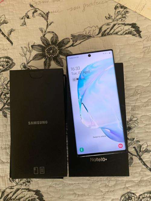 Samsung Galaxy Note 10 Plus (256GB ) *EXCELLENT CONDITION DEMO UNIT* + box & accessories(SINGLE SIM)