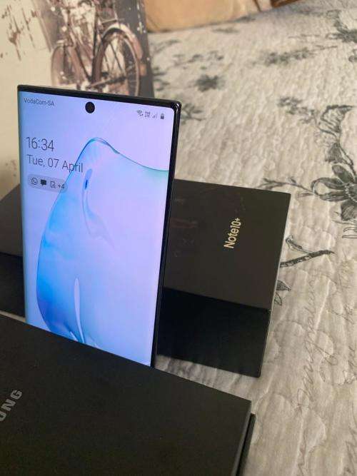 Samsung Galaxy Note 10 Plus (256GB ) *EXCELLENT CONDITION DEMO UNIT* + box & accessories(SINGLE SIM)