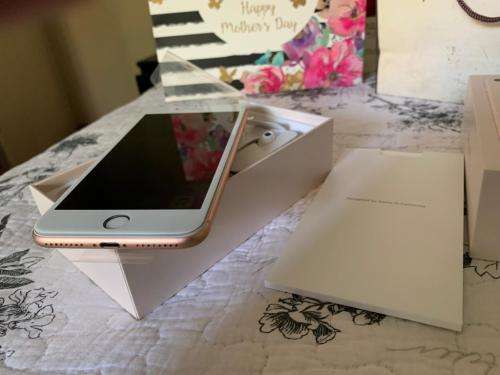 iPhone 8Plus Rose Gold(64GB ) *EXCELLENT CONDITION* + box and accessories
