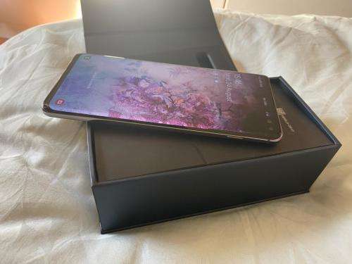 Samsung Galaxy S10 Plus (1TB, Special Edition) *EXCELLENT CONDITION * + all accessories (DUAL SIM)