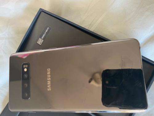 Samsung Galaxy S10 Plus (1TB, Special Edition) *EXCELLENT CONDITION * + all accessories (DUAL SIM)